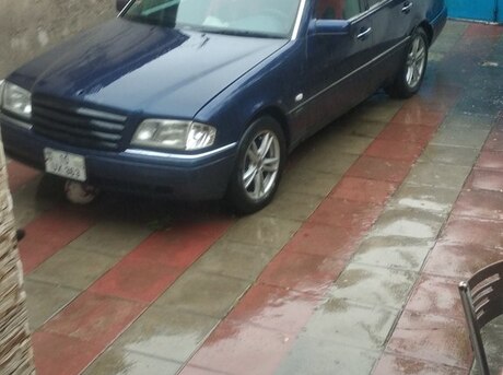 Mercedes C 200