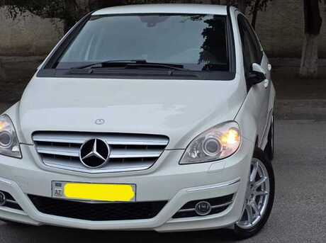 Mercedes B 180