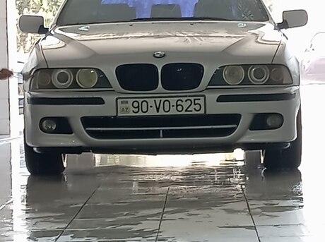 BMW 525