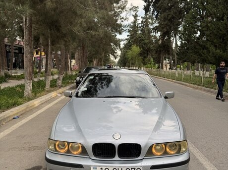 BMW 523