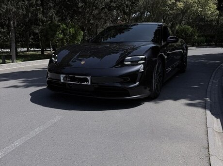 Porsche Taycan 4S