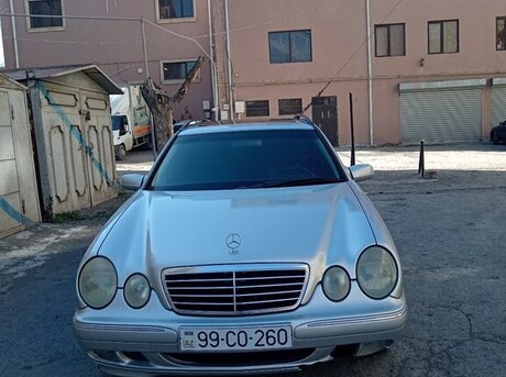 Mercedes E 240