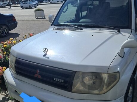 Mitsubishi Pajero io