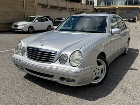 Mercedes E 240