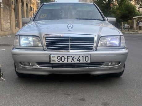 Mercedes C 240