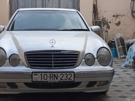 Mercedes E 240