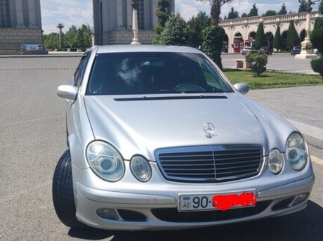Mercedes E 220