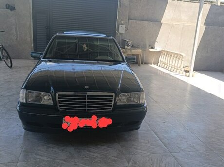 Mercedes C 180