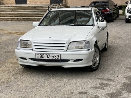 Mercedes C 180