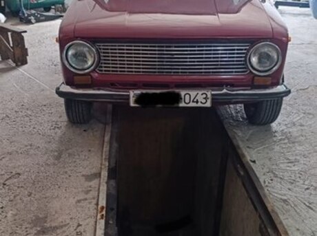 LADA (VAZ) 21011