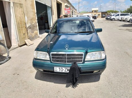 Mercedes C 180