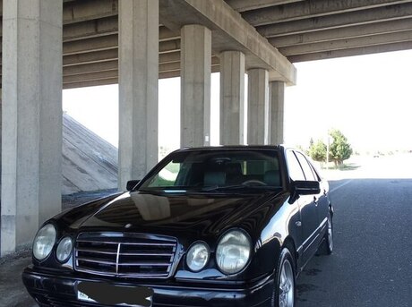 Mercedes E 220