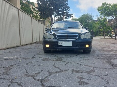Mercedes C 200