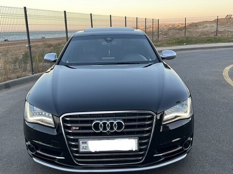 Audi S8