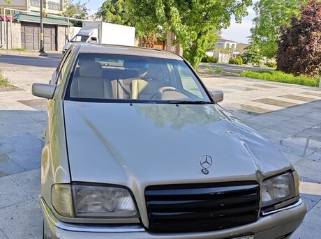 Mercedes C 220
