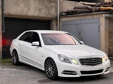 Mercedes E 200