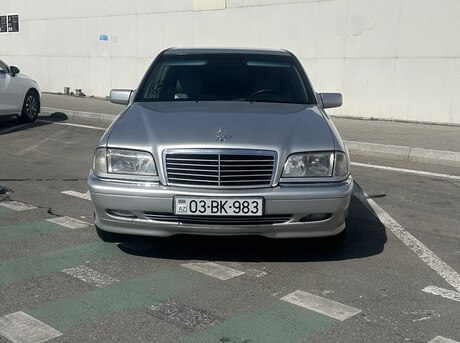 Mercedes C 240