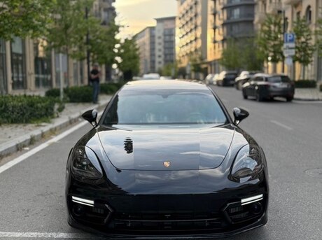 Porsche Panamera GTS