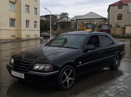 Mercedes C 230