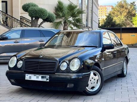 Mercedes E 240