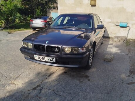 BMW 740
