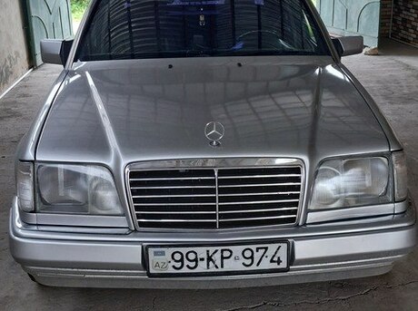 Mercedes E 200