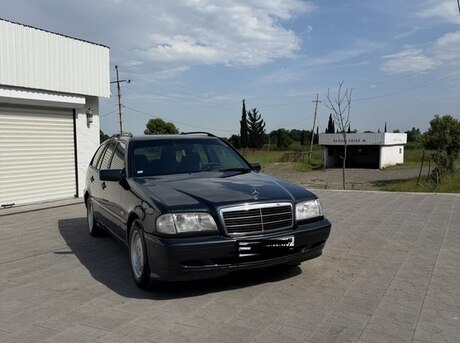 Mercedes C 200