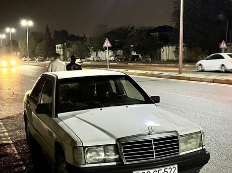 Mercedes 190