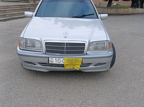 Mercedes C 200