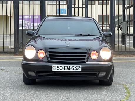 Mercedes E 230
