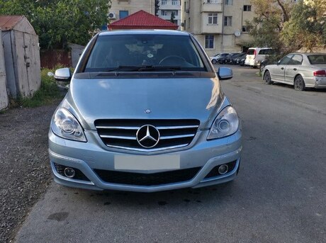 Mercedes B 180