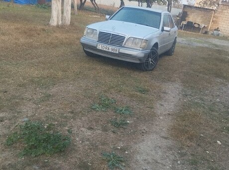 Mercedes E 220