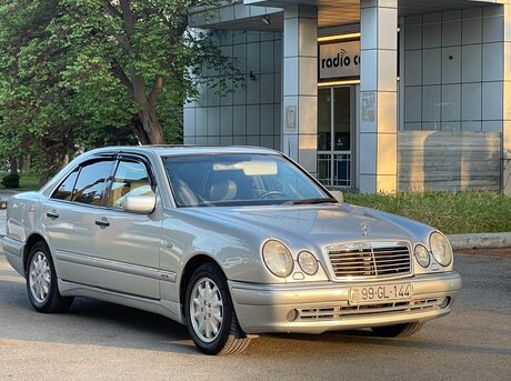 Mercedes E 280