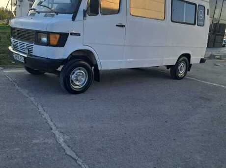Mercedes 208 D