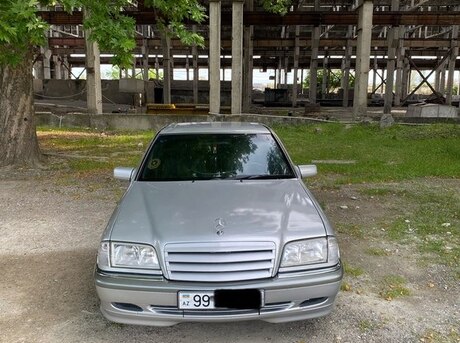 Mercedes C 220