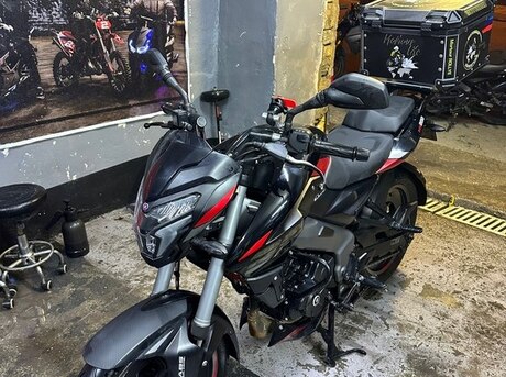 Bajaj Pulsar NS 200