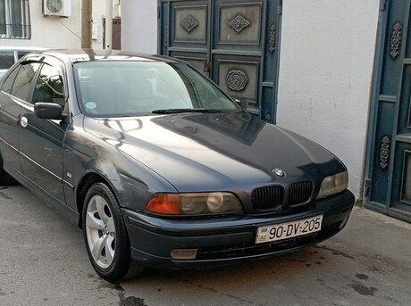 BMW 523