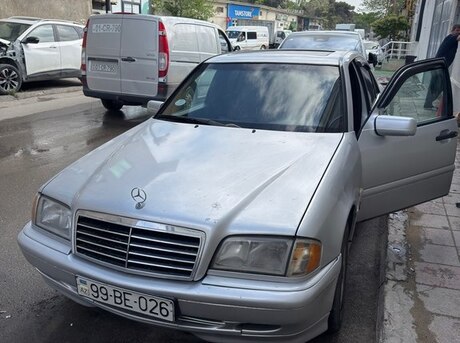 Mercedes C 240