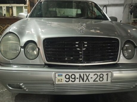 Mercedes E 230