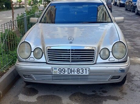 Mercedes E 220