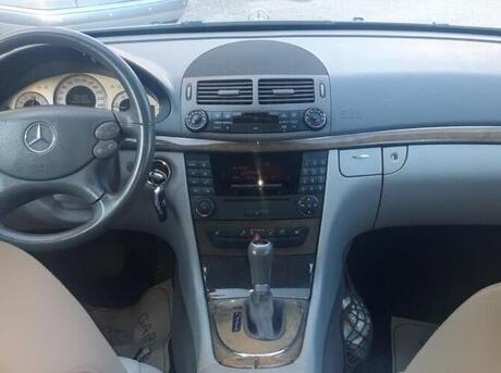 Mercedes E 220