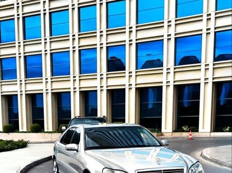 Mercedes S 320