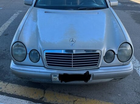 Mercedes E 230