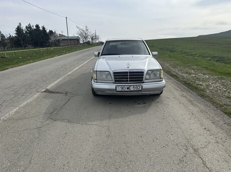 Mercedes 220 E