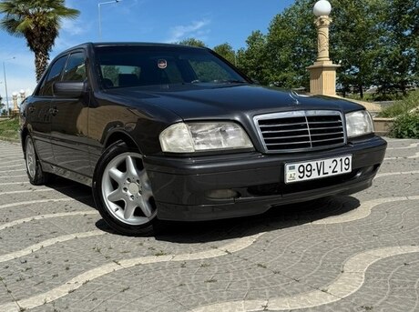 Mercedes C 200