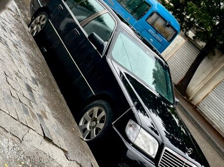 Mercedes S 320