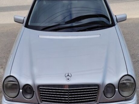 Mercedes E 240