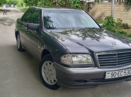 Mercedes C 200
