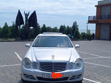 Mercedes E 280
