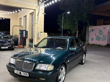Mercedes C 200